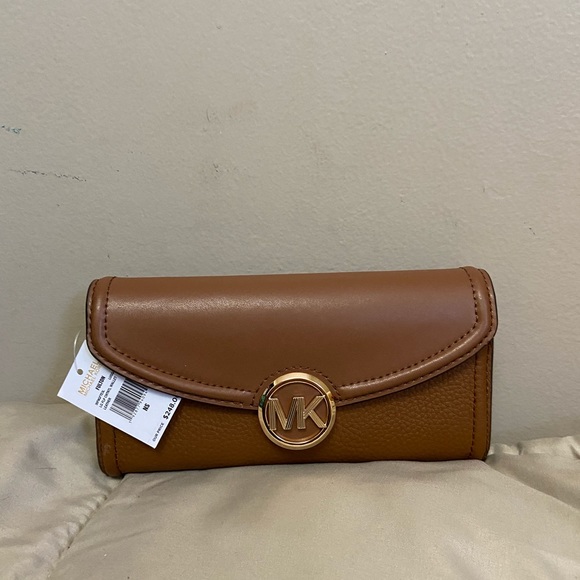 MK Fulton Brown Wallet - Picture 1 of 2
